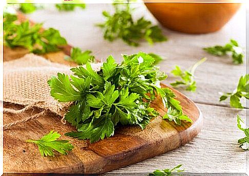 Alfredo potatoes with parsley