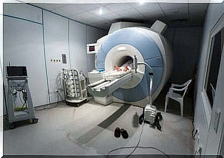 Passage of an MRI.