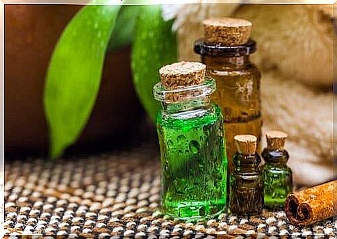 Tea tree oil for onychomycosis