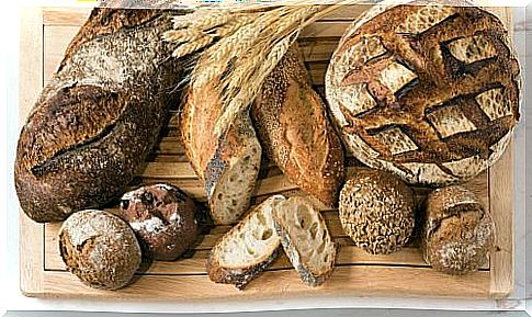 healthy processed foods: wholemeal bread